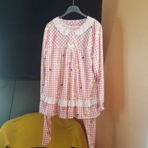 Pajama set/pants with lace and flowers
